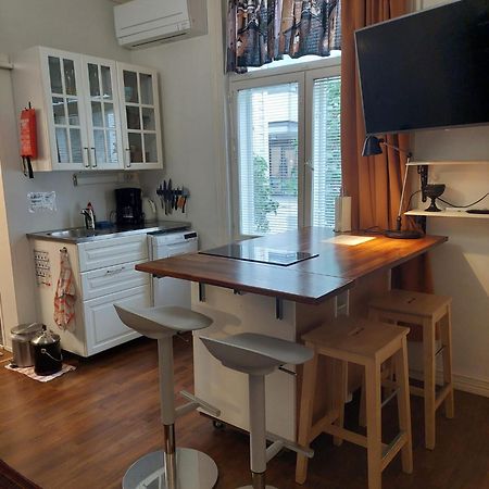 Remontoitu Asunto Vanhassa Talossa - Renovated Apartment At The Heart Of Turku Esterno foto